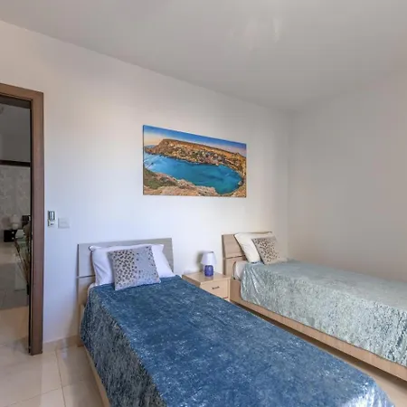 Apartman The Pinnacle Penthouse W Jacuzzi By Homely Mellieħa