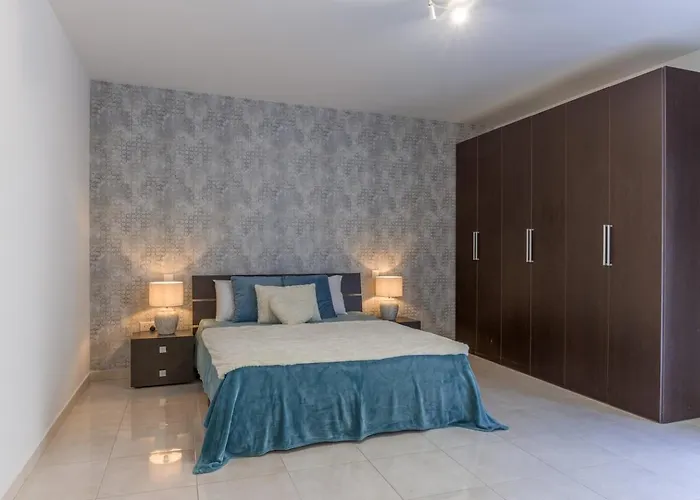 公寓 The Pinnacle Penthouse W Jacuzzi By Homely *