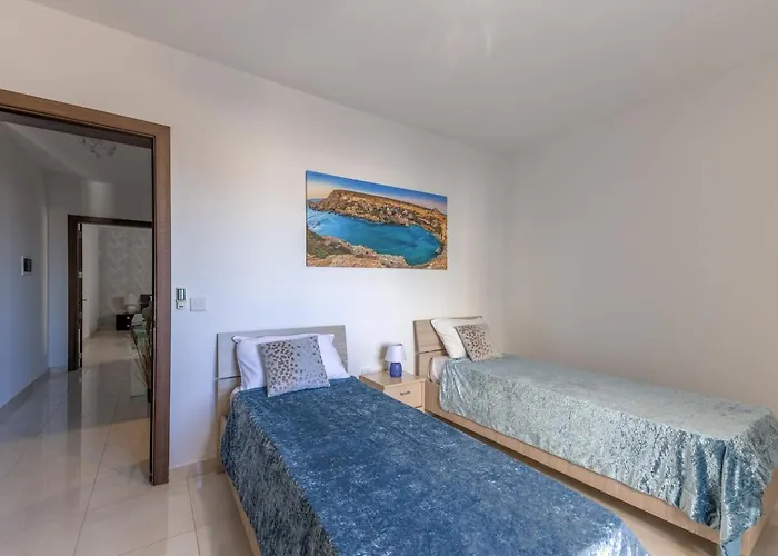 公寓 The Pinnacle Penthouse W Jacuzzi By Homely 梅利哈